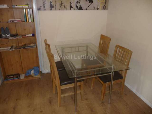  Image of 6 Bedroom Detached  To Rent at Shinfield Road  Reading, RG2 7BW