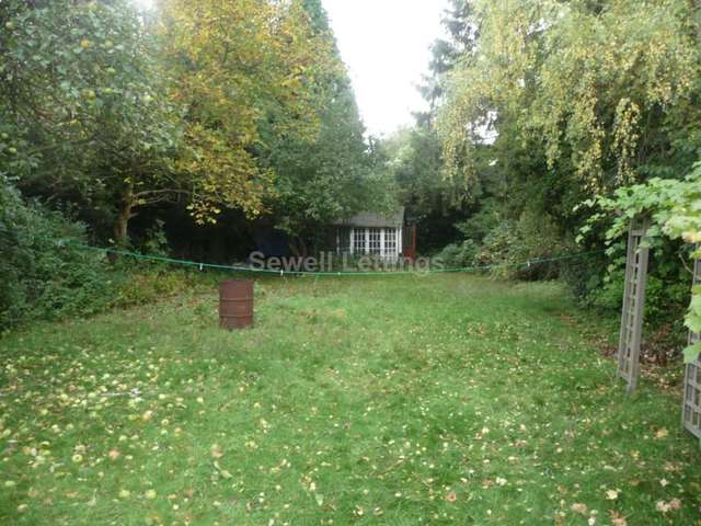  Image of 6 Bedroom Detached  To Rent at Shinfield Road  Reading, RG2 7BW