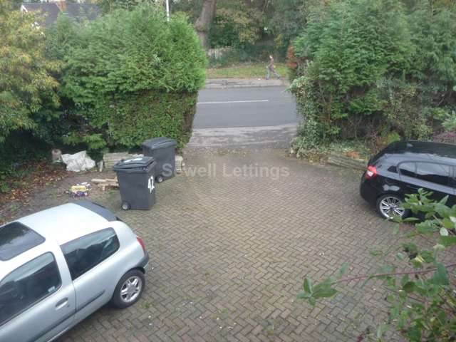  Image of 6 Bedroom Detached  To Rent at Shinfield Road  Reading, RG2 7BW