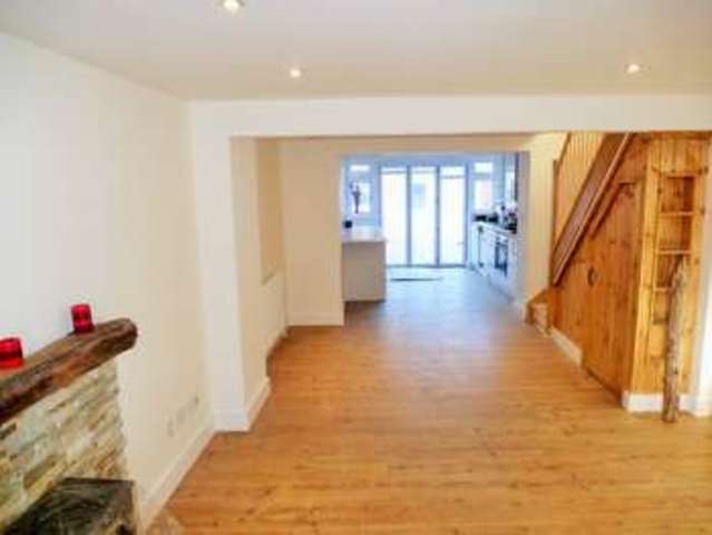  Image of 2 Bedroom Cottage  For Sale at Shoreham-by-Sea Shoreham-by-Sea, BN43 5DH