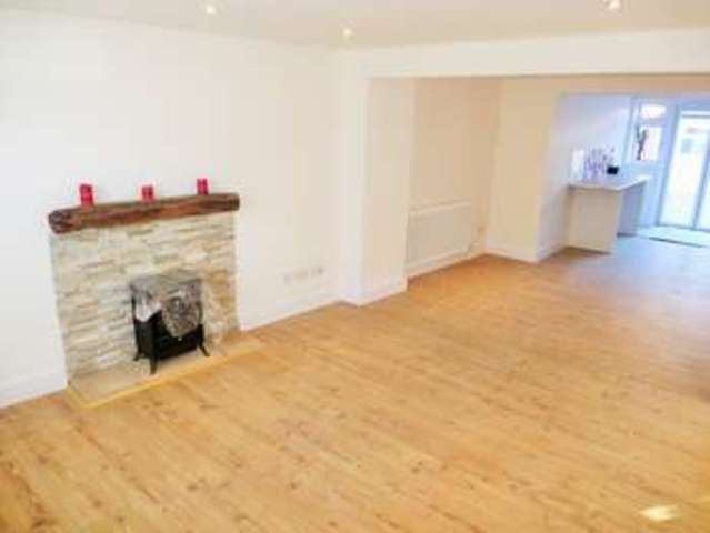  Image of 2 Bedroom Cottage  For Sale at Shoreham-by-Sea Shoreham-by-Sea, BN43 5DH