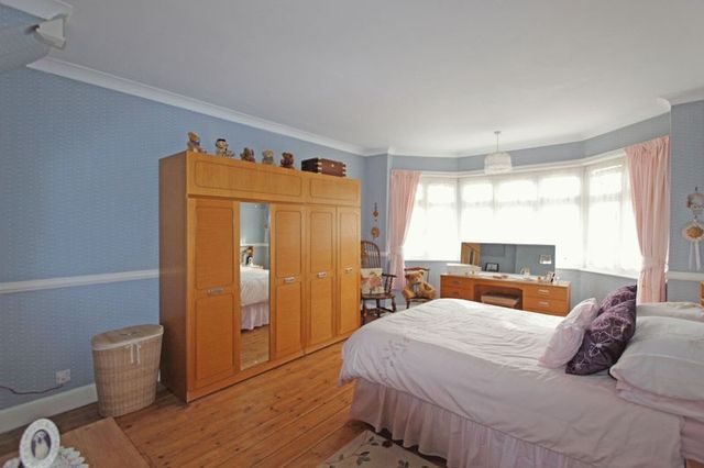  Image of 3 Bedroom Semi-Detached  For Sale at Janson Road  Southampton, SO15 5GL