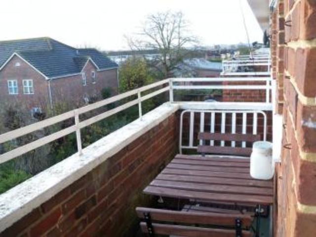  Image of 1 Bedroom Flat  To Rent at Shirley Road  Southampton, SO15 3HZ