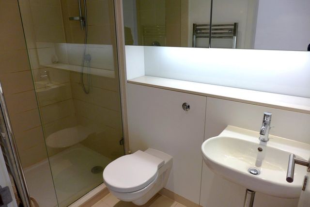  Image of 2 Bedroom Flat  To Rent at Meadows Edinburgh Edinburgh, EH3 9GE