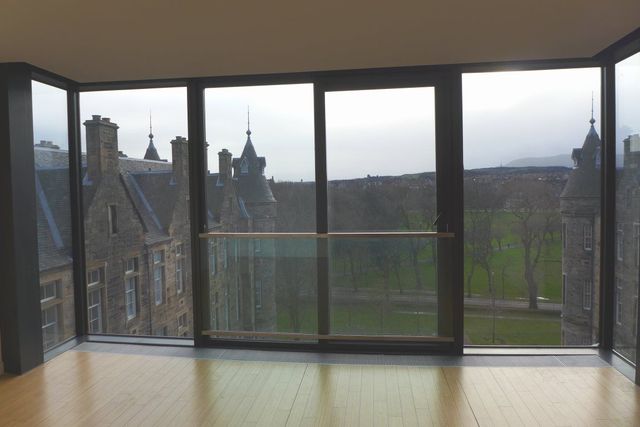  Image of 2 Bedroom Flat  To Rent at Meadows Edinburgh Edinburgh, EH3 9GE