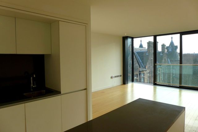  Image of 2 Bedroom Flat  To Rent at Meadows Edinburgh Edinburgh, EH3 9GE