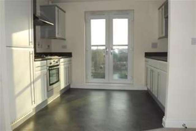  Image of 2 Bedroom Flat  To Rent at Basingstoke, RG21 6AE