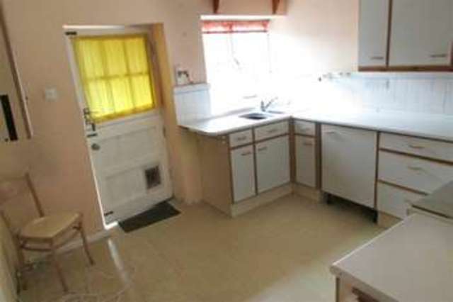  Image of 3 Bedroom Terraced  For Sale at Street, BA16 0DU