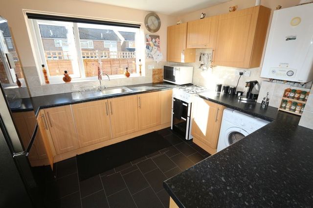  Image of 3 Bedroom Semi-Detached  For Sale at Sonning Way Glen Parva Leicester, LE2 9RU