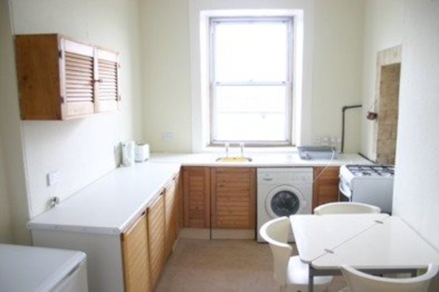  Image of 3 Bedroom Flat  To Rent at Newington Edinburgh Edinburgh, EH8 9QF