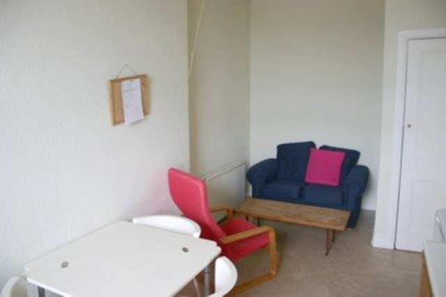  Image of 3 Bedroom Flat  To Rent at Newington Edinburgh Edinburgh, EH8 9QF