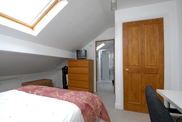  Image of 3 Bedroom Terraced  For Sale at Yeadon Leeds Yeadon, LS19 7JD