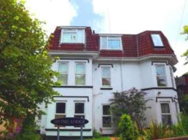  Image of 2 Bedroom Flat  For Sale at Southbourne Bournemouth Wick, BH6 5BG