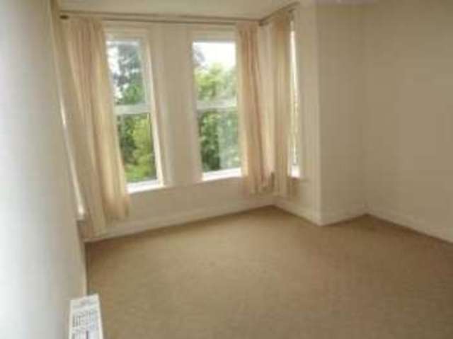  Image of 2 Bedroom Flat  For Sale at Southbourne Bournemouth Wick, BH6 5BG
