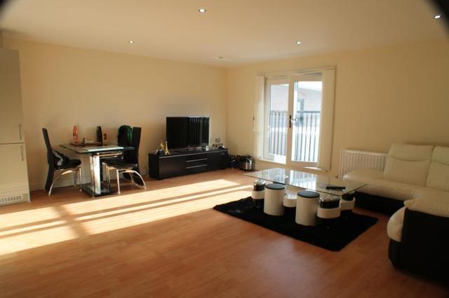  Image of 1 Bedroom Flat Share  To Rent at Spring Gardens  Rush Green, RM7 9BN