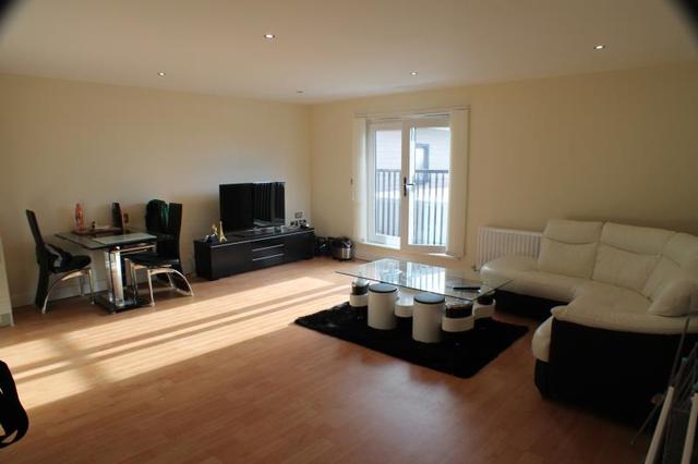  Image of 1 Bedroom Flat Share  To Rent at Spring Gardens  Rush Green, RM7 9BN