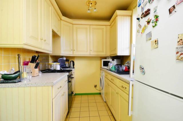  Image of 2 Bedroom Flat  For Sale at Springfield  Upper Clapton, E5 9DX