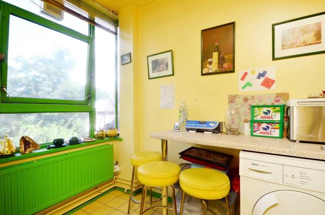  Image of 2 Bedroom Flat  For Sale at Springfield  Upper Clapton, E5 9DX