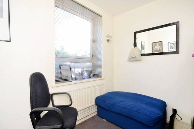  Image of 2 Bedroom Flat  For Sale at Springfield  Upper Clapton, E5 9DX