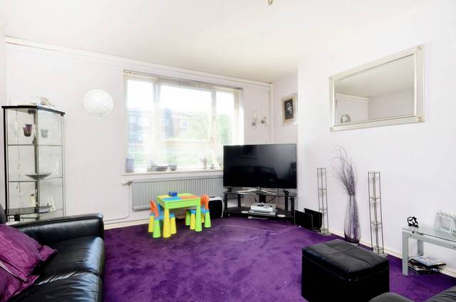  Image of 2 Bedroom Flat  For Sale at Springfield  Upper Clapton, E5 9DX
