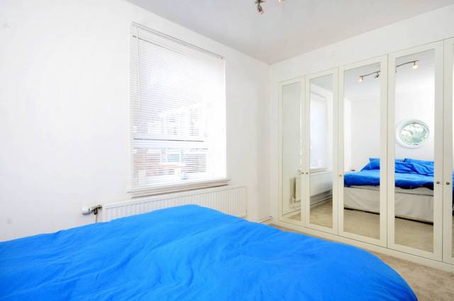  Image of 2 Bedroom Flat  For Sale at Springfield  Upper Clapton, E5 9DX