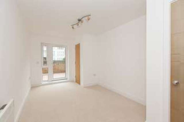  Image of 2 Bedroom Flat  For Sale at Docklands, E14 3WF