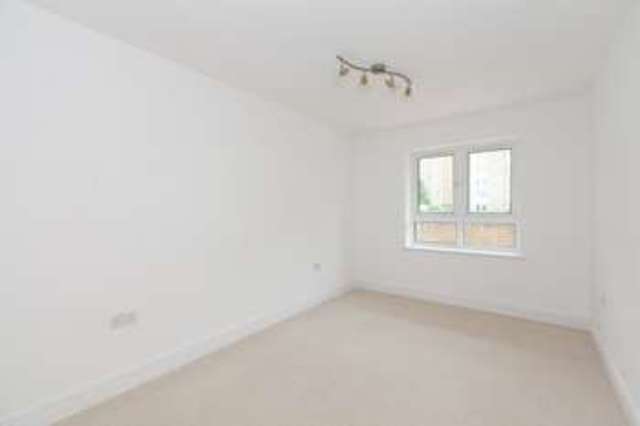 Image of 2 Bedroom Flat  For Sale at Docklands, E14 3WF