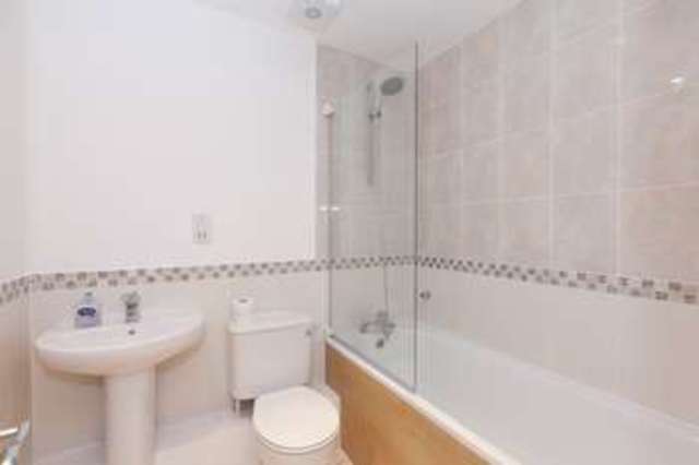  Image of 2 Bedroom Flat  For Sale at Docklands, E14 3WF