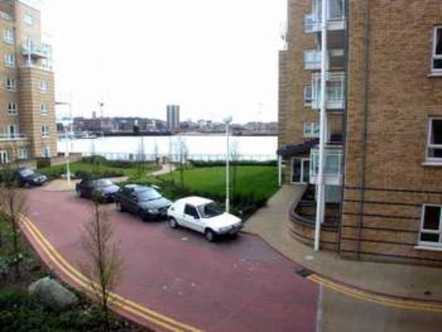  Image of 3 Bedroom Flat  For Sale at Docklands, E14 3WG