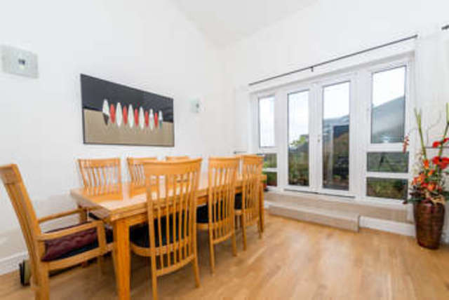  Image of 3 Bedroom Flat  For Sale at Docklands, E14 3WB
