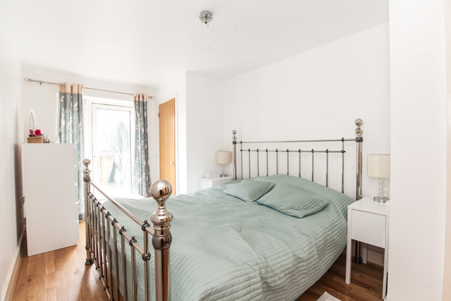  Image of 2 Bedroom Flat  For Sale at Docklands, E14 3WD