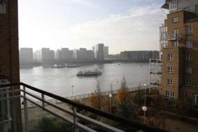  Image of 2 Bedroom Flat  To Rent at Docklands, E14 3WQ