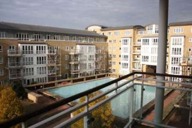  Image of 2 Bedroom Flat  To Rent at Docklands, E14 3WQ