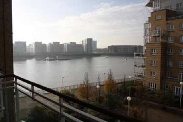  Image of 2 Bedroom Flat  To Rent at Docklands, E14 3WQ