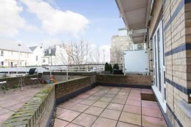  Image of 1 Bedroom Flat  For Sale at London, E14 3WB