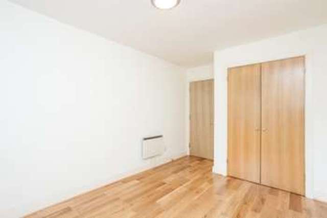  Image of 1 Bedroom Flat  For Sale at London, E14 3WB