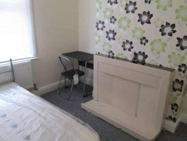  Image of 3 Bedroom Terraced  To Rent at Stoke Coventry, CV1 2BT