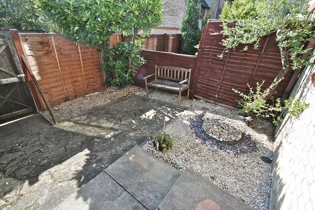  Image of 1 Bedroom Terraced  To Rent at St Martins Walk  Ely, CB7 4QF