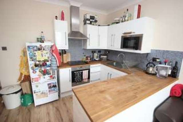  Image of 2 Bedroom Flat  To Rent at St Stephens Gardens  London, W2 5QU