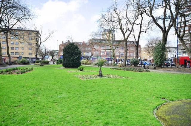  Image of 2 Bedroom Flat  For Sale at St Thomas Square  Hackney, E9 7PN