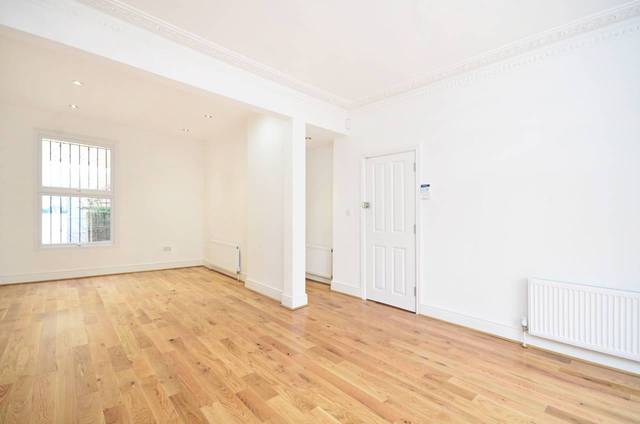  Image of 2 Bedroom Maisonette  For Sale at St Thomas Square  Hackney, E9 7PN