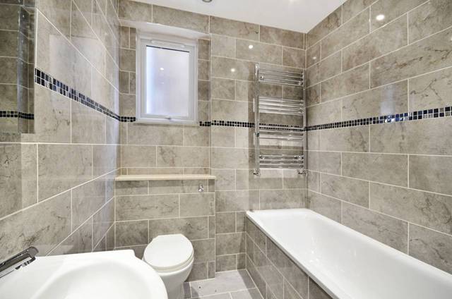  Image of 2 Bedroom Maisonette  For Sale at St Thomas Square  Hackney, E9 7PN