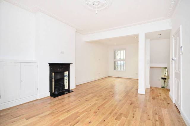  Image of 2 Bedroom Maisonette  For Sale at St Thomas Square  Hackney, E9 7PN