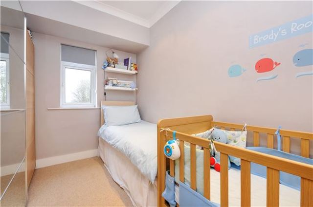  Image of 2 Bedroom Terraced  For Sale at Surrey, SM5 4LS