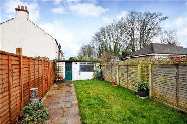  Image of 2 Bedroom Terraced  For Sale at Surrey, SM5 4LS