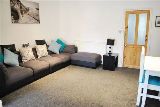  Image of 2 Bedroom Terraced  For Sale at Surrey, SM5 4LS