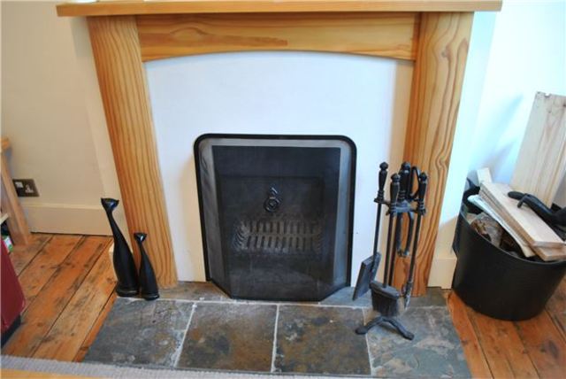  Image of 2 Bedroom Terraced  For Sale at Surrey, SM5 4LS