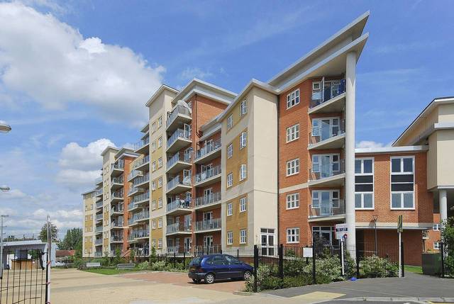  Image of 2 Bedroom Flat  To Rent at Stanley Road  South Harrow, HA2 8FE