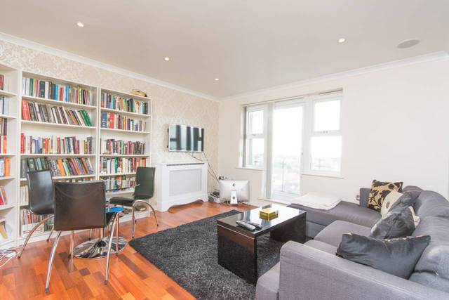  Image of 2 Bedroom Flat  To Rent at Stanley Road  South Harrow, HA2 8FE