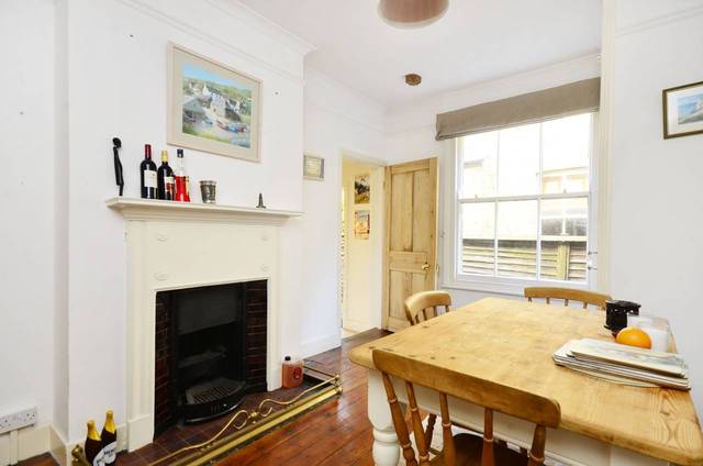  Image of 3 Bedroom Maisonette  To Rent at Stapleton Road  Tooting Bec, SW17 8BA